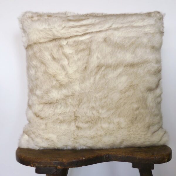 Edle Felloptik Kissen – Bild 4